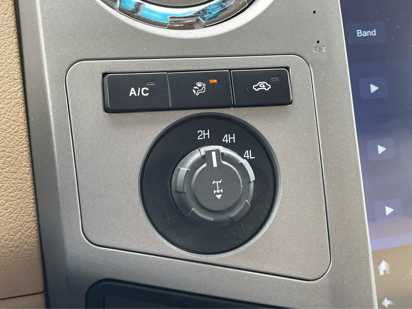 Thumbnail: 2015 Ford F-350 - 17