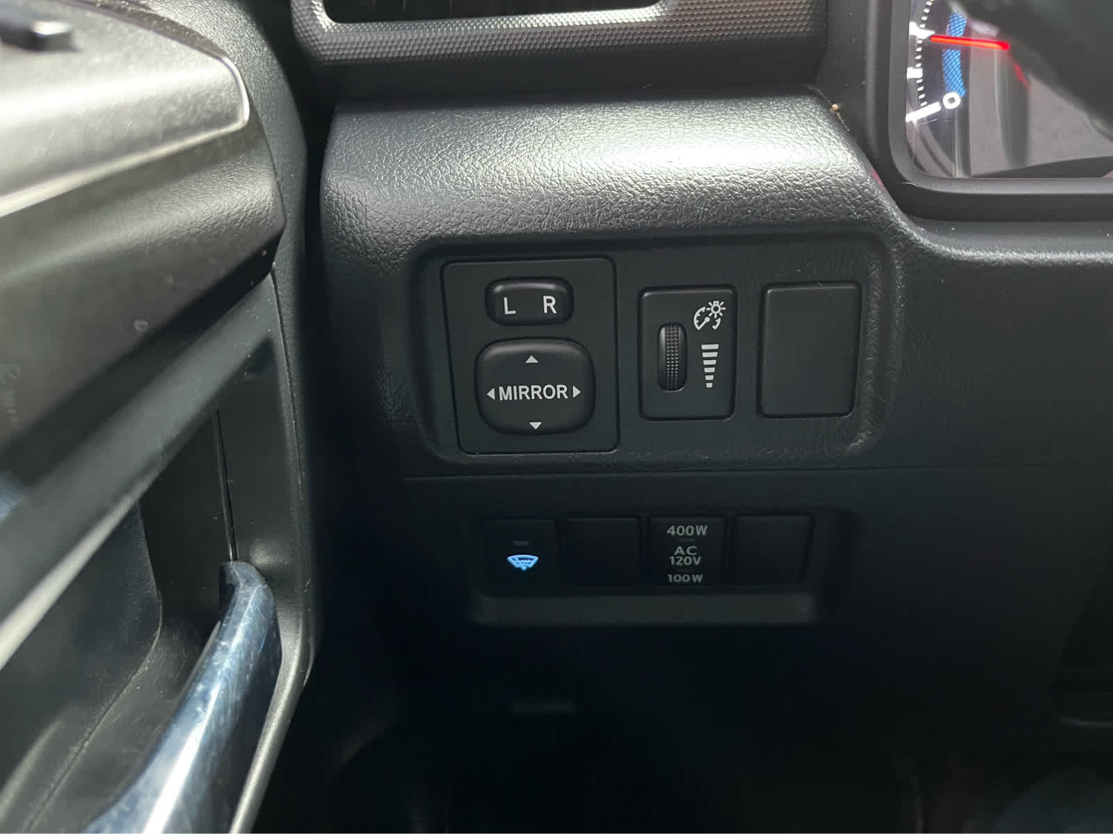 Thumbnail: 2018 Toyota 4Runner - 18