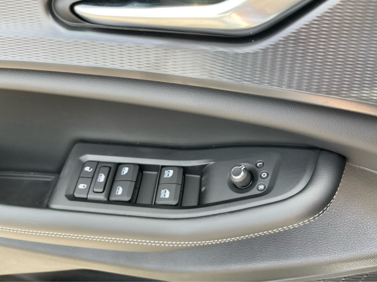 Thumbnail: 2025 Jeep Grand Cherokee - 19