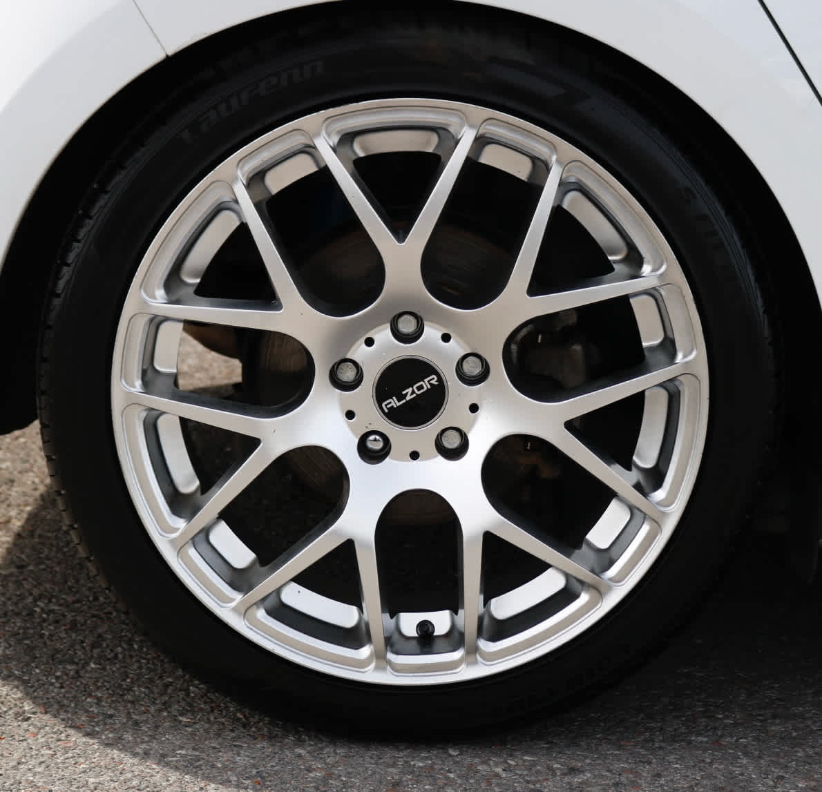 Thumbnail: 2015 Volkswagen Golf - 11