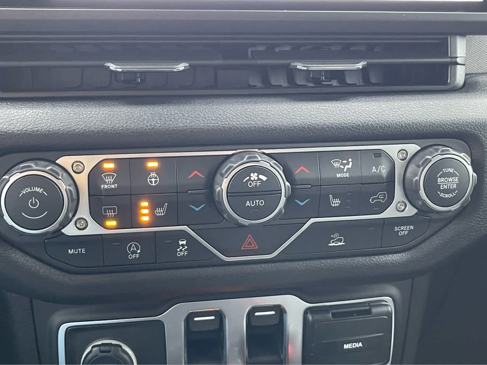 Thumbnail: 2026 Jeep Wrangler - 14