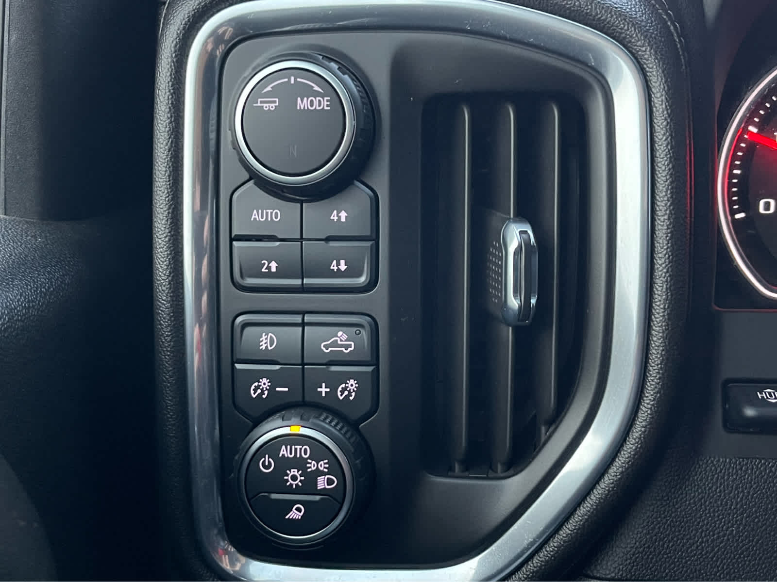 Thumbnail: 2023 Chevrolet Silverado 3500 - 19