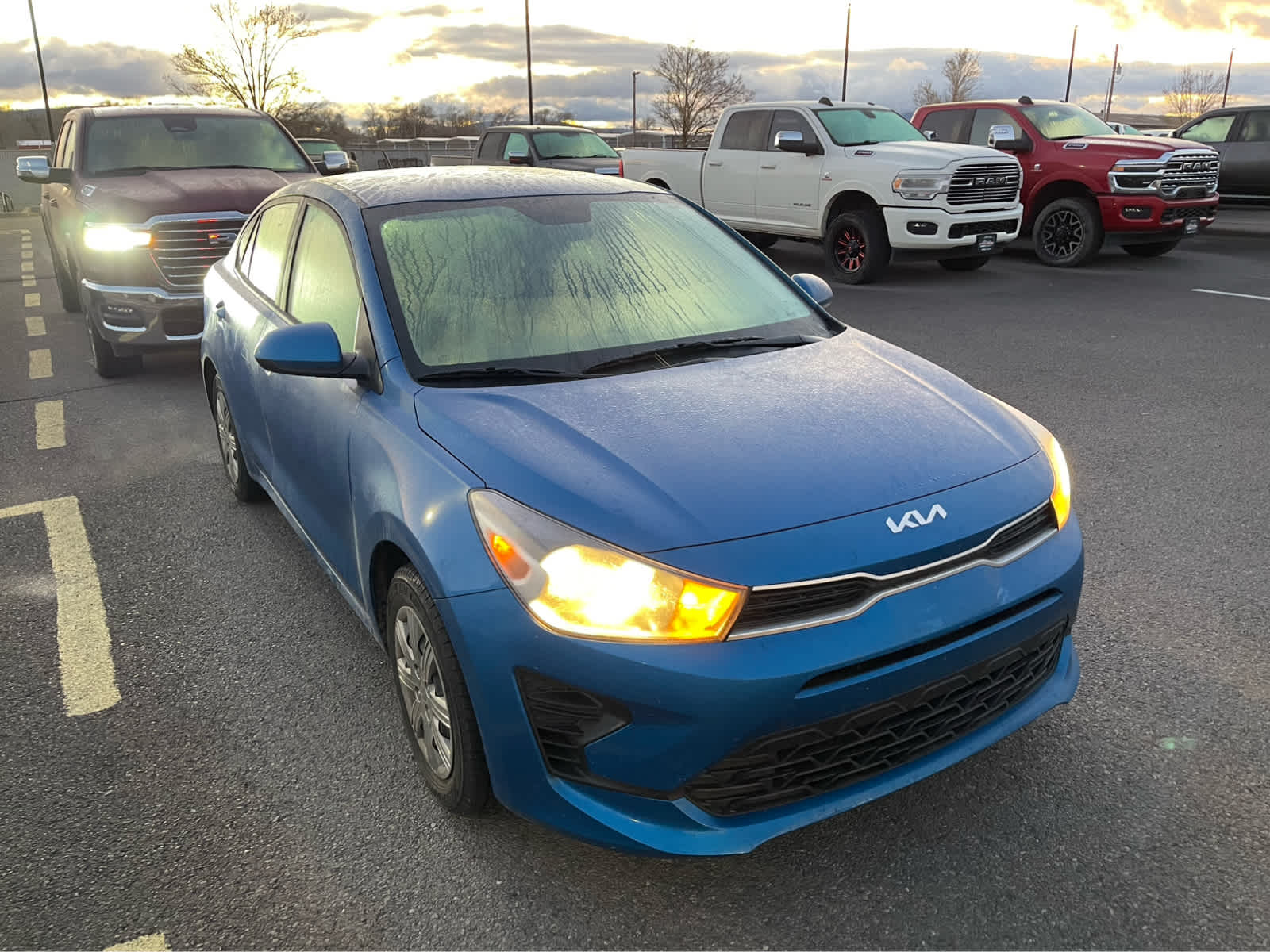 2023 Kia Rio LX S photo 3