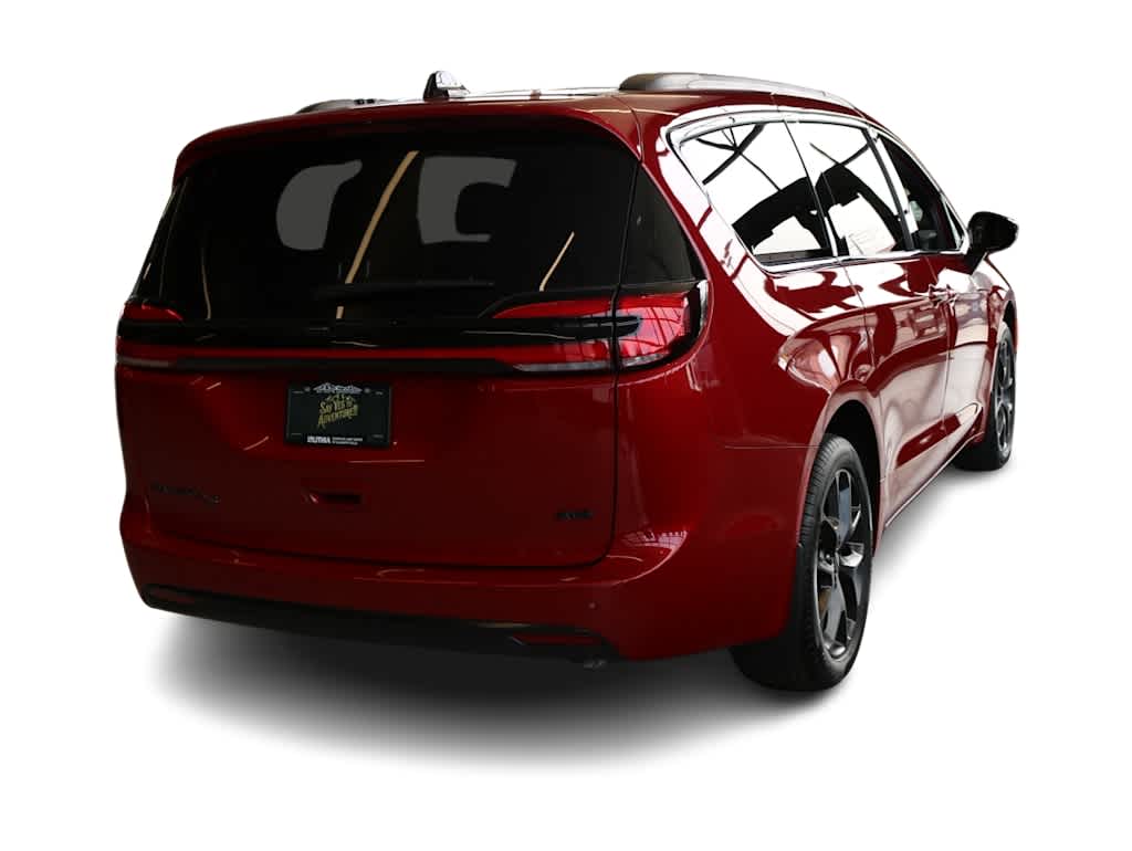 Thumbnail: 2026 Chrysler Pacifica - 6