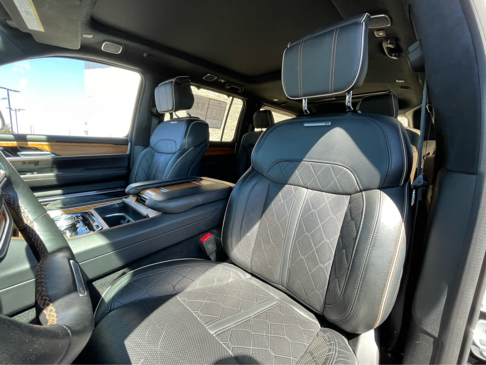 Thumbnail: 2022 Jeep Grand Wagoneer - 23