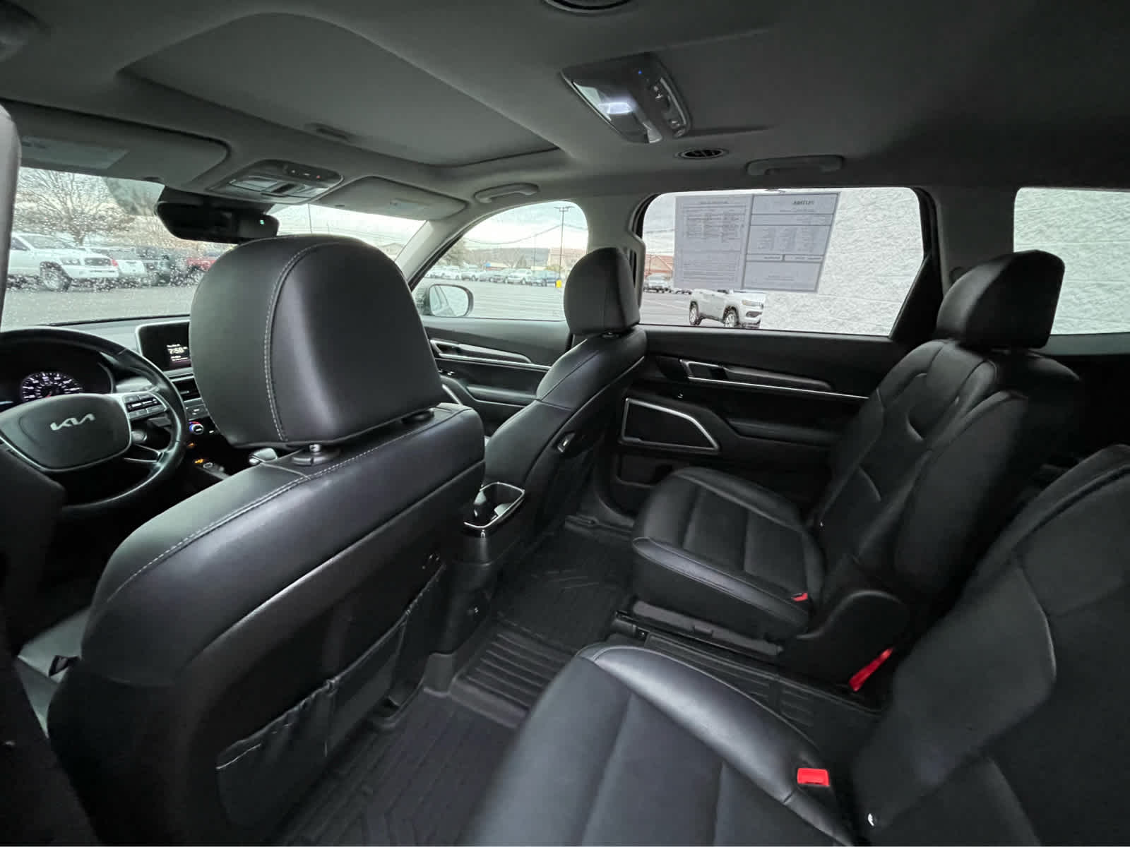 Thumbnail: 2022 Kia Telluride - 22