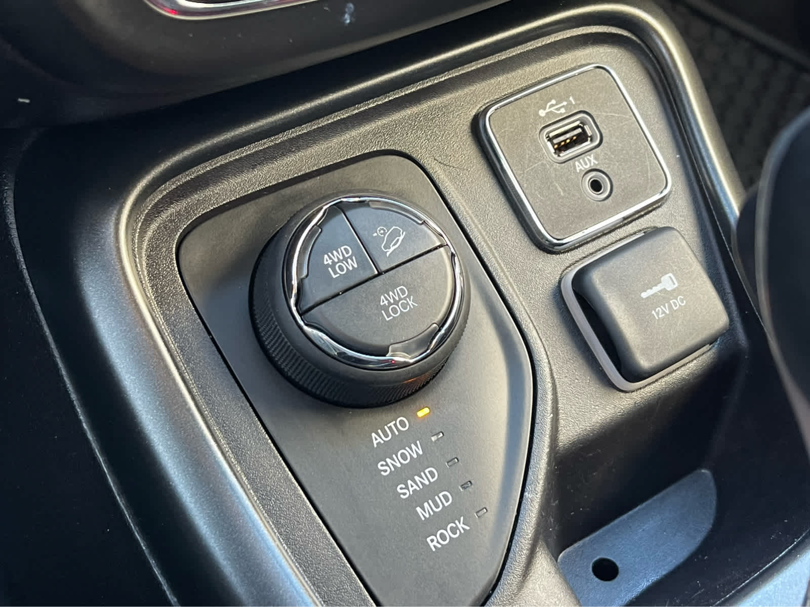 Thumbnail: 2020 Jeep Compass - 17