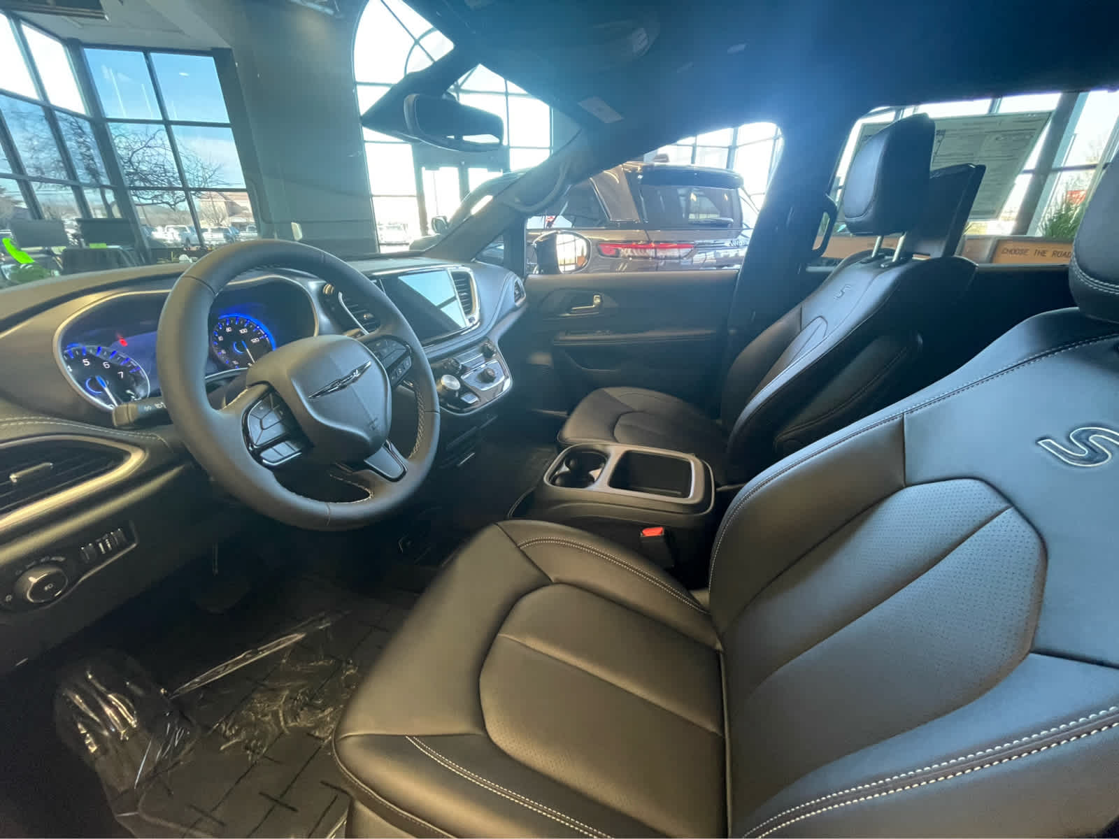 Thumbnail: 2026 Chrysler Pacifica - 7