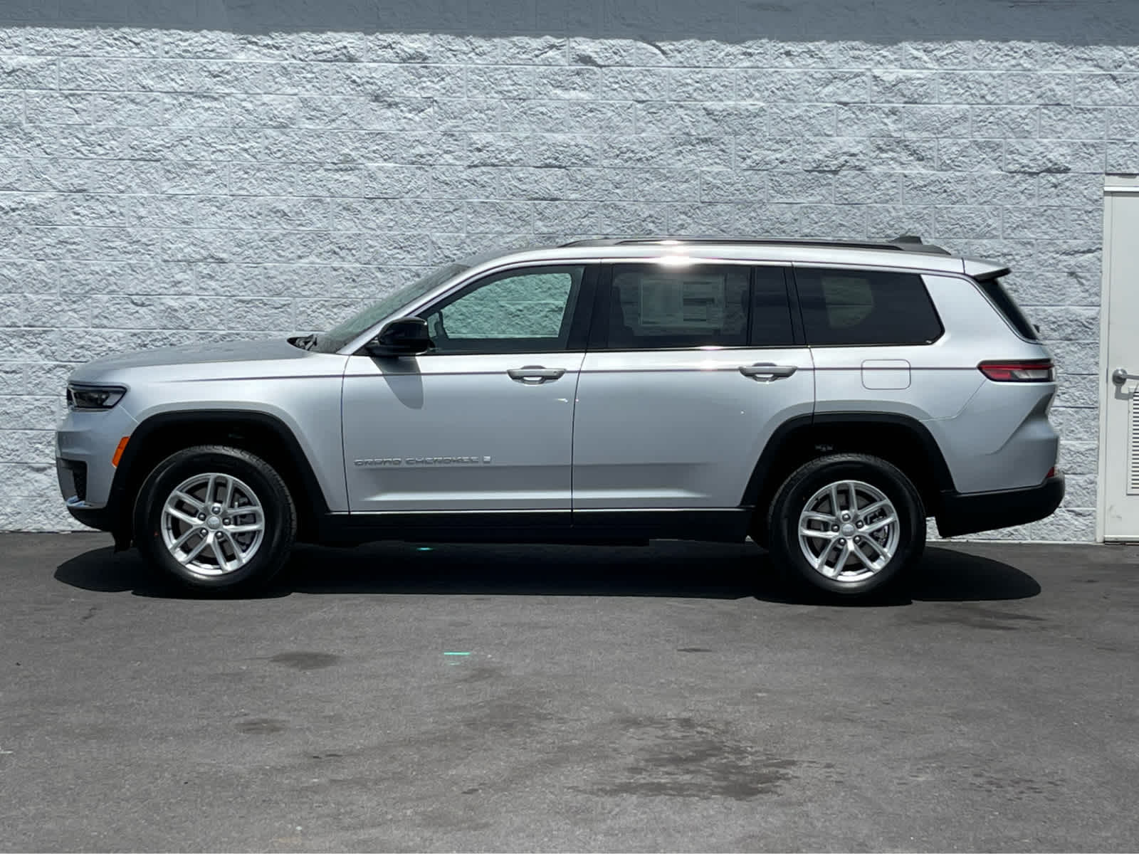 Thumbnail: 2025 Jeep Grand Cherokee - 4