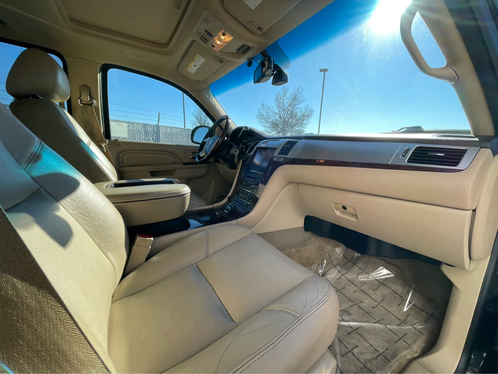 Thumbnail: 2014 Cadillac Escalade - 28