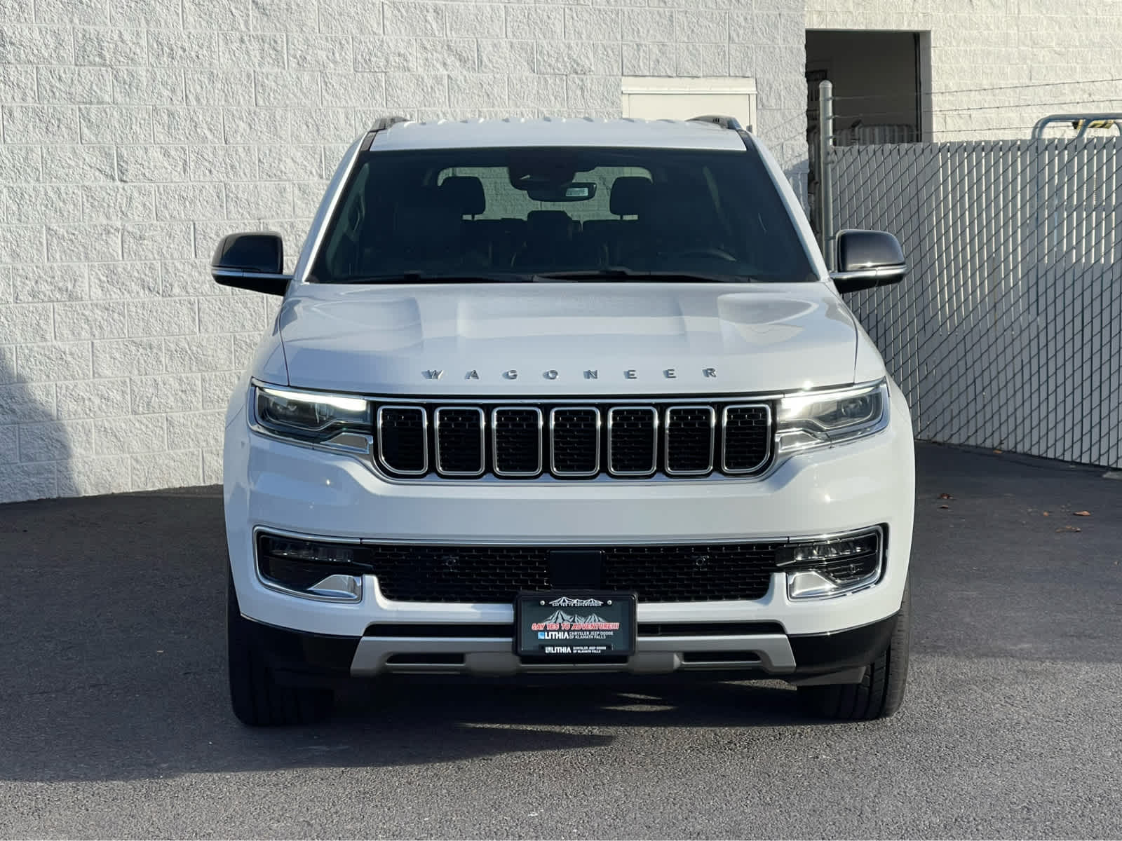 Thumbnail: 2023 Jeep Wagoneer - 3