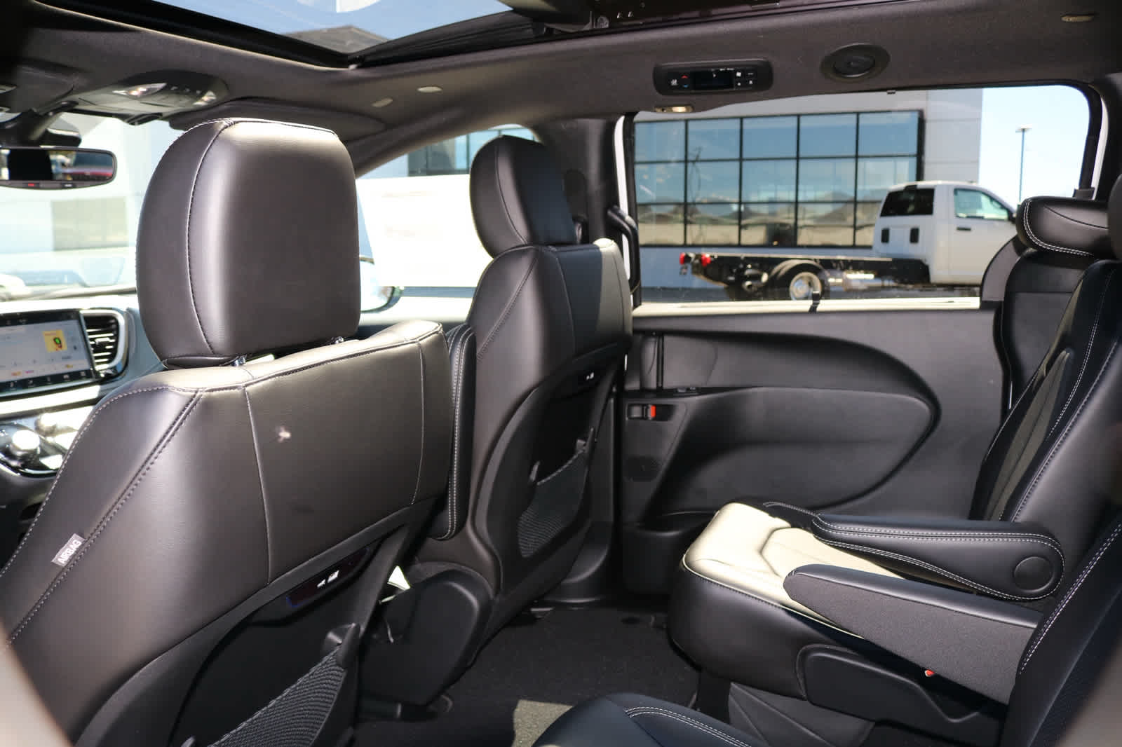 Thumbnail: 2026 Chrysler Pacifica - 24