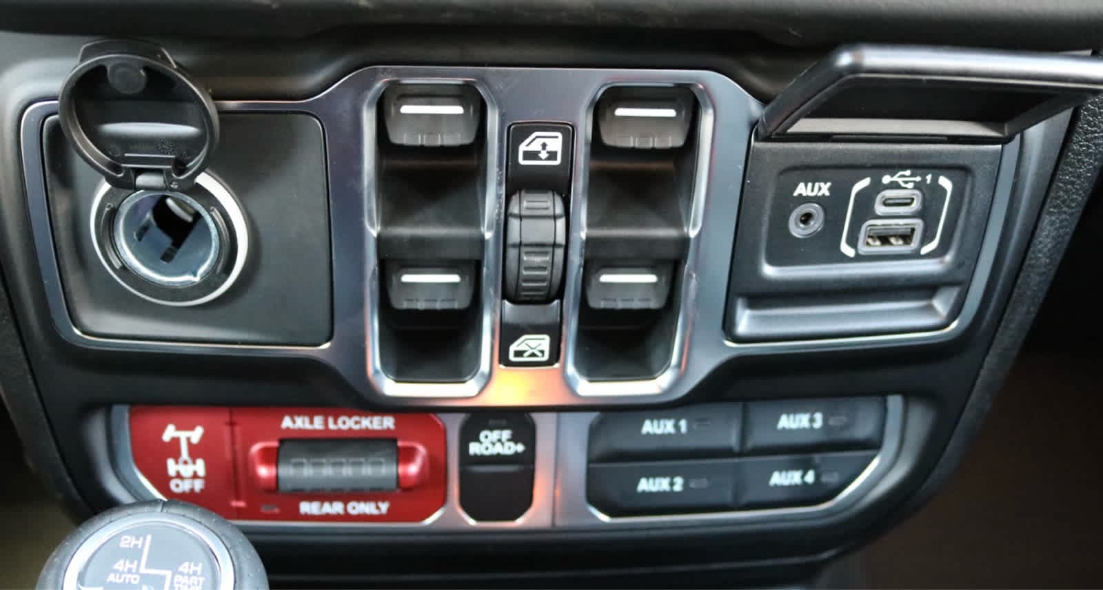 Thumbnail: 2026 Jeep Gladiator - 18