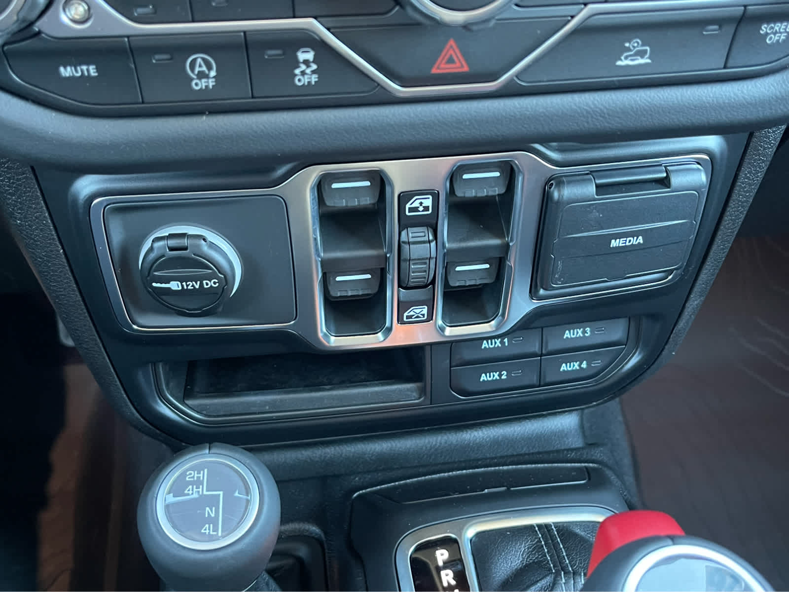 Thumbnail: 2026 Jeep Gladiator - 19
