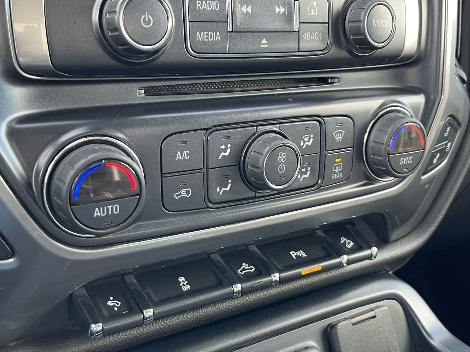 Thumbnail: 2017 Chevrolet Silverado 1500 - 16