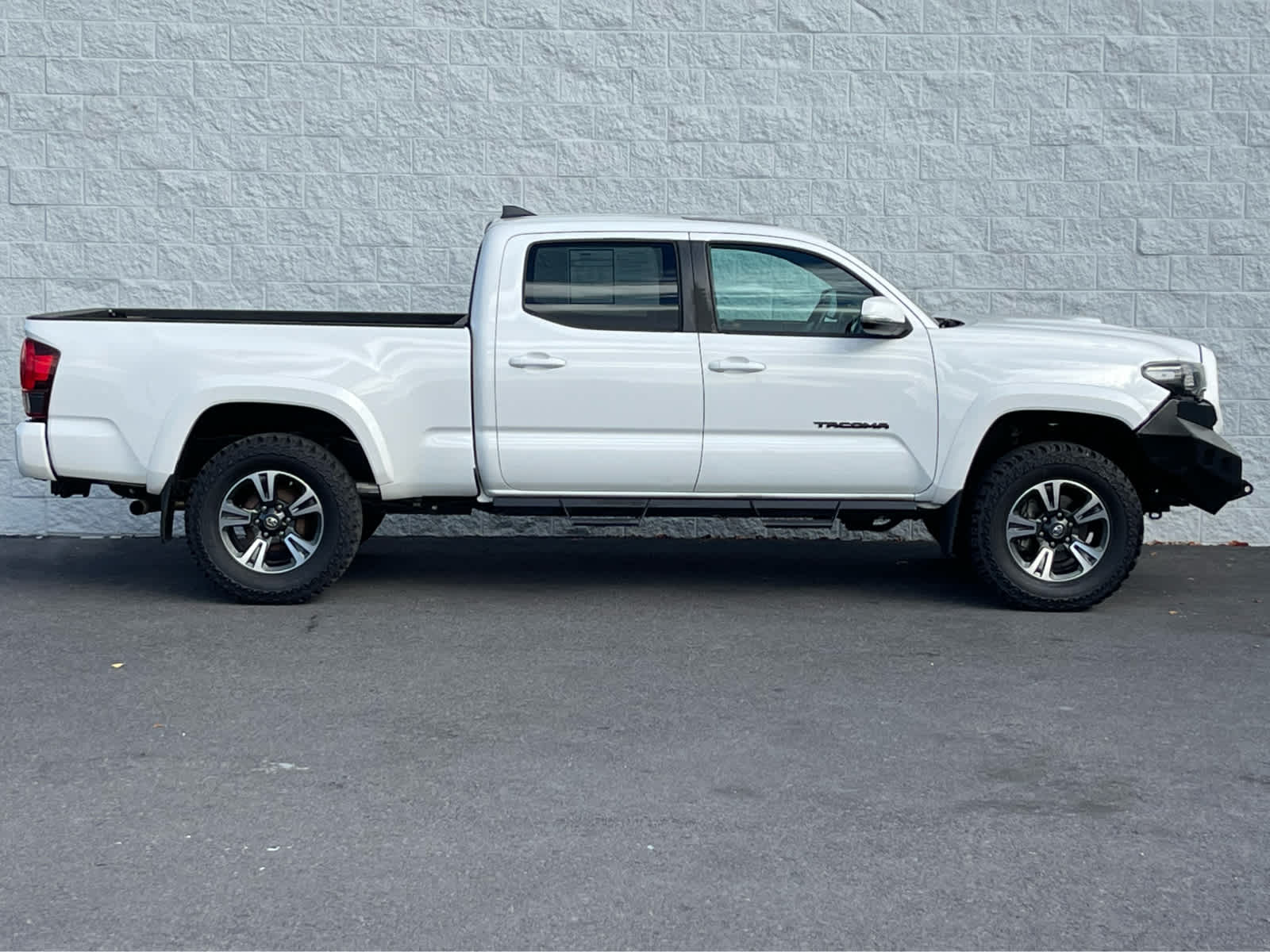 Thumbnail: 2019 Toyota Tacoma - 5