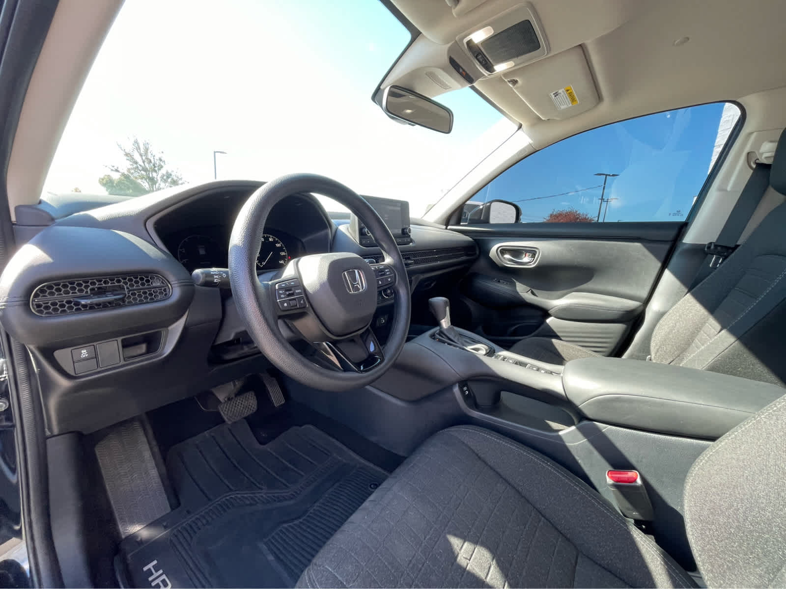 Thumbnail: 2025 Honda HR-V - 2