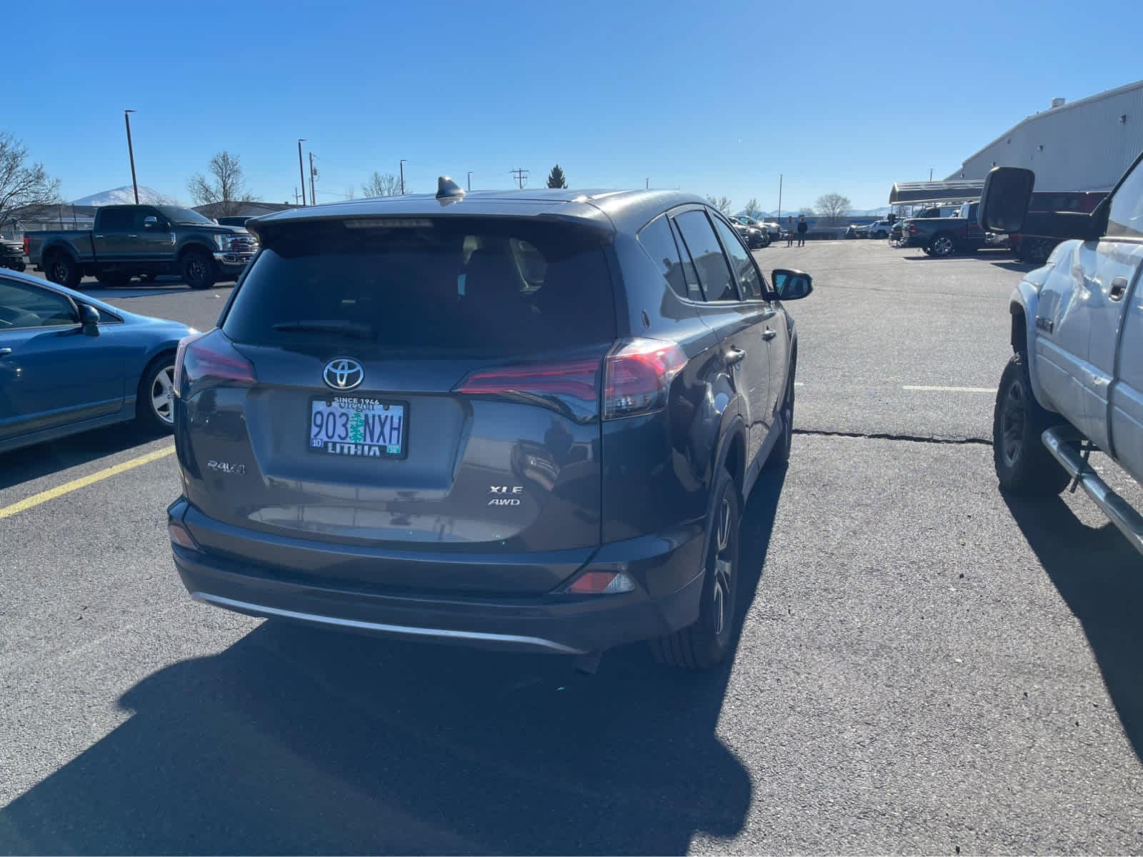 Thumbnail: 2018 Toyota RAV4 - 6