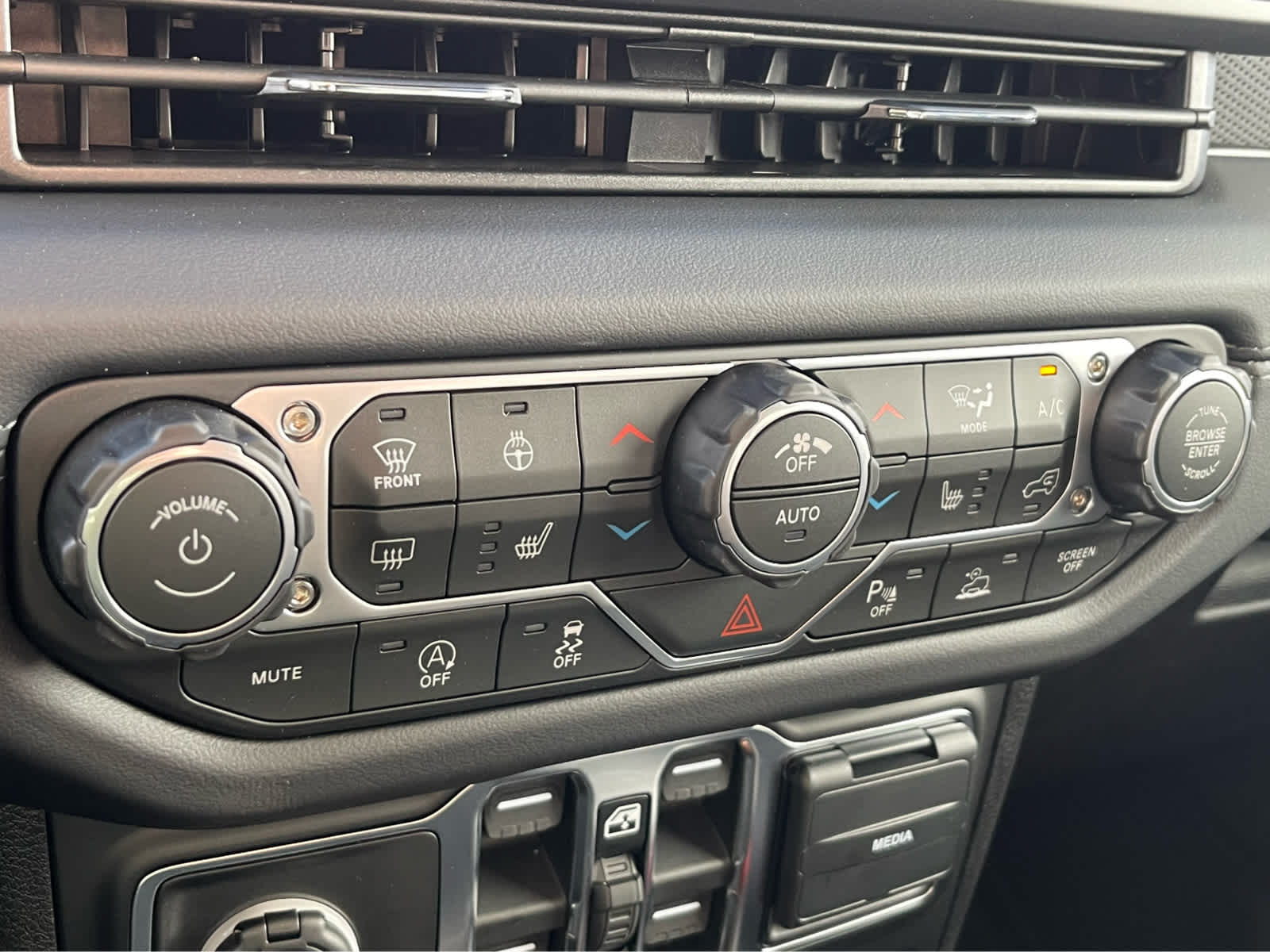 Thumbnail: 2026 Jeep Wrangler - 14