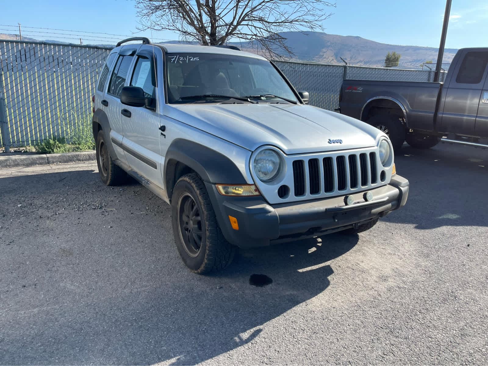 Thumbnail: 2006 Jeep Liberty - 3