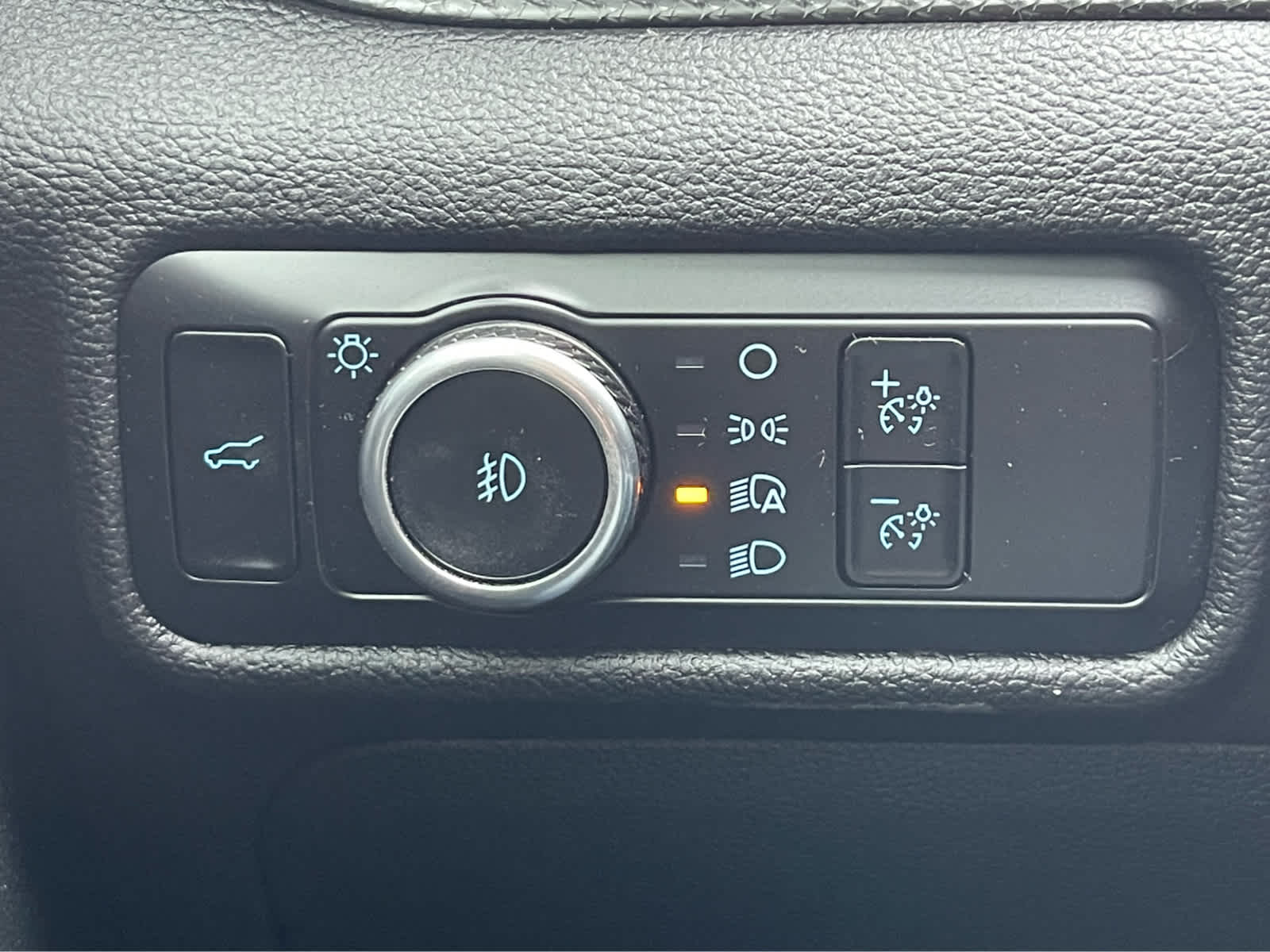 Thumbnail: 2022 Ford Explorer - 17