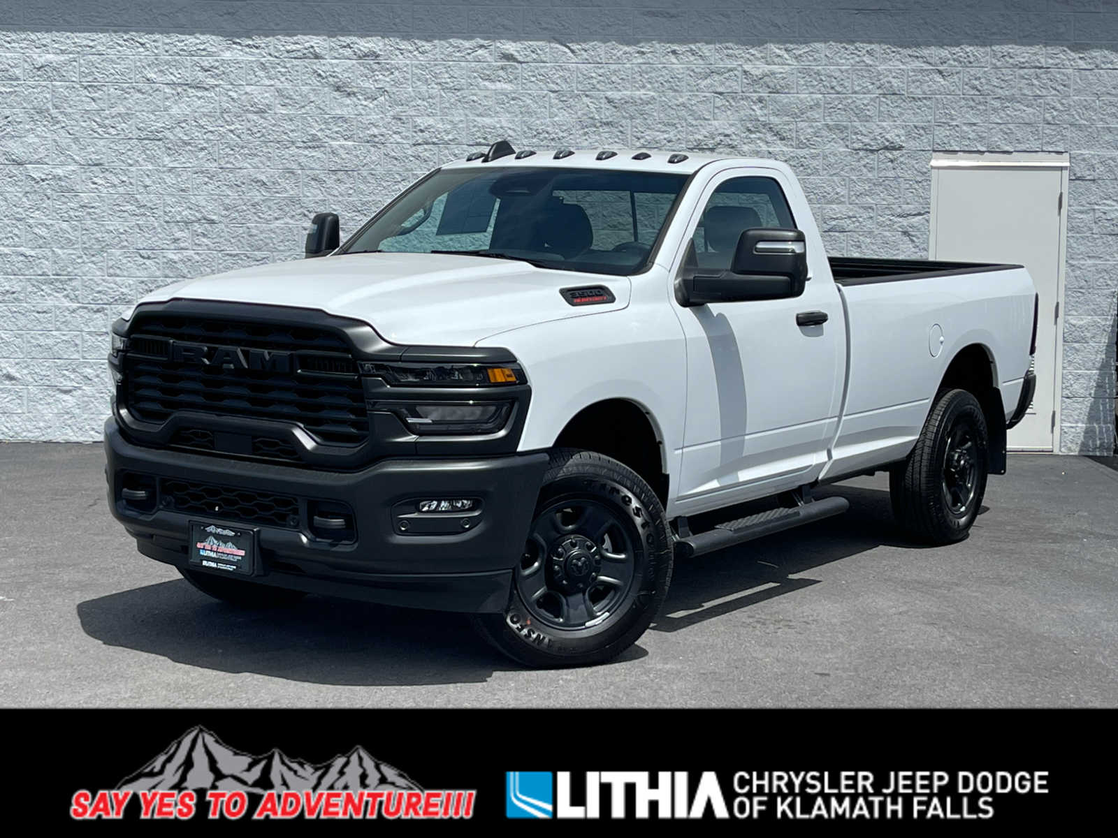 2025 Ram 3500 TRADESMAN REGULAR CAB 4X4 8' BOX