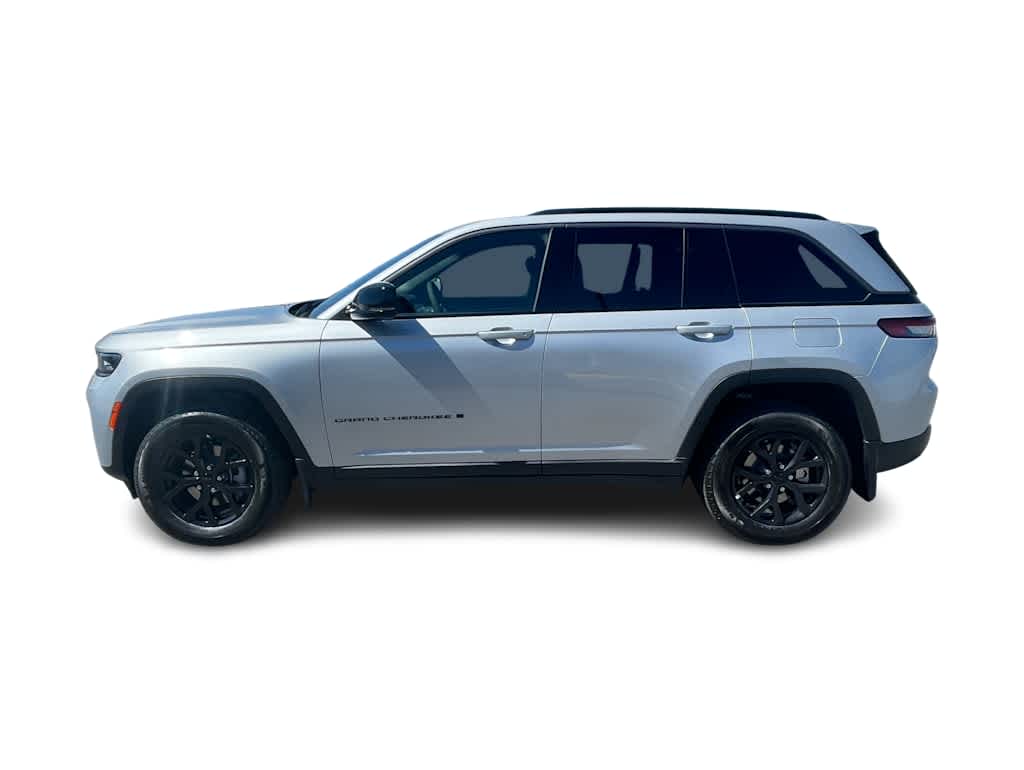Thumbnail: 2026 Jeep Grand Cherokee - 3