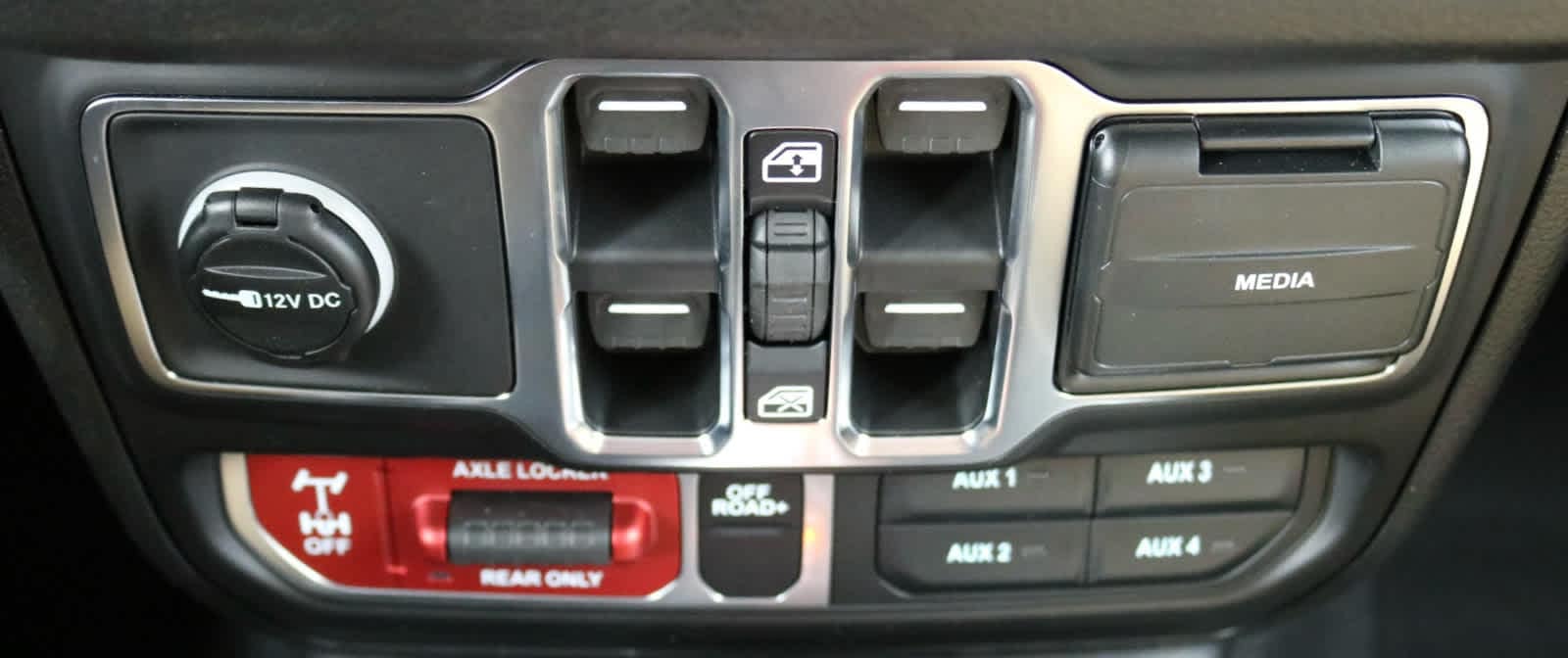 Thumbnail: 2026 Jeep Wrangler - 18