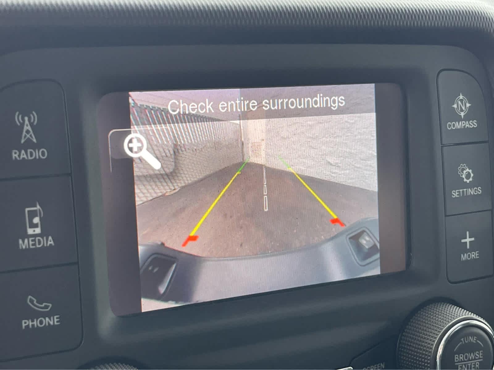 Thumbnail: 2021 Jeep Gladiator - 19