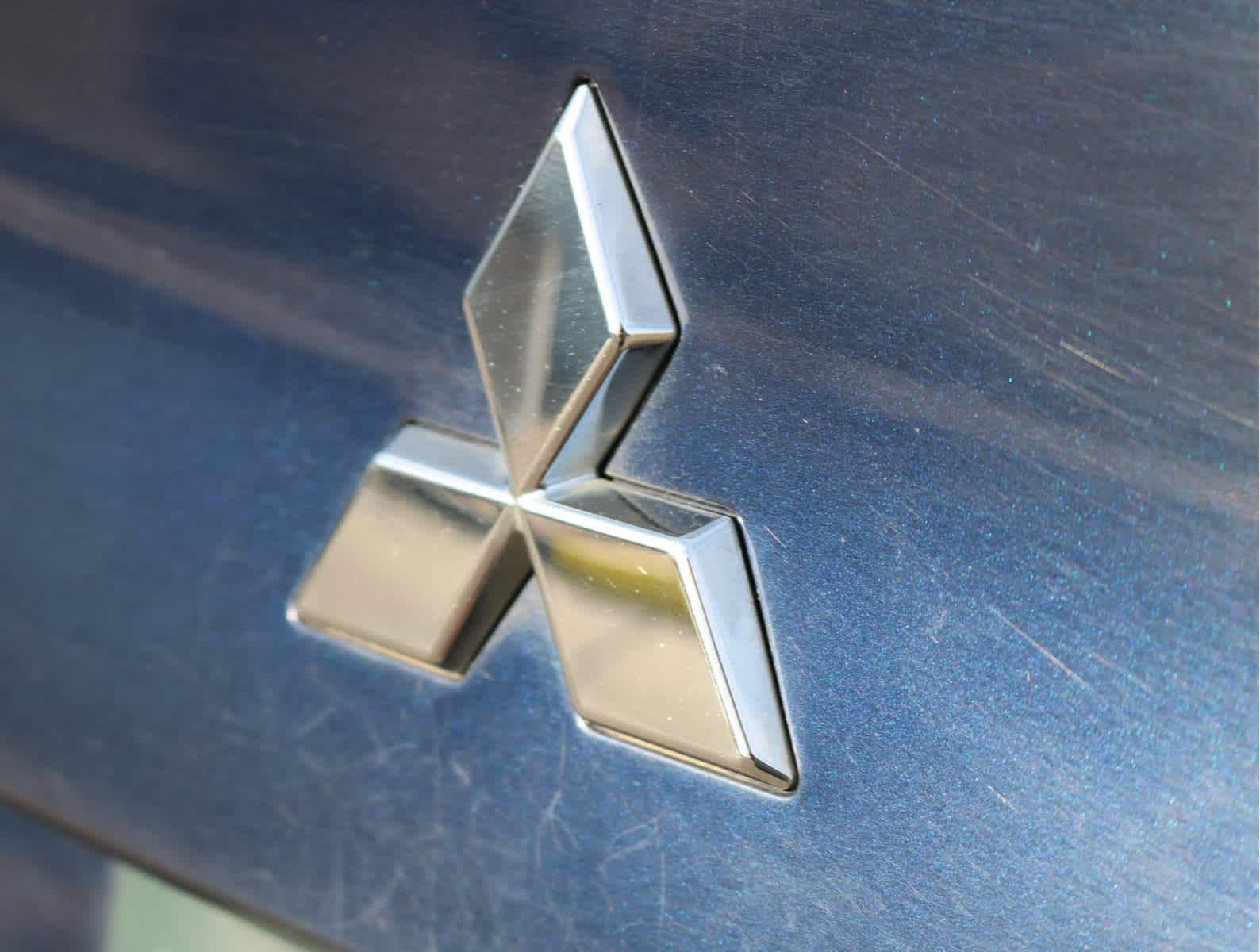 Thumbnail: 2024 Mitsubishi Outlander - 10