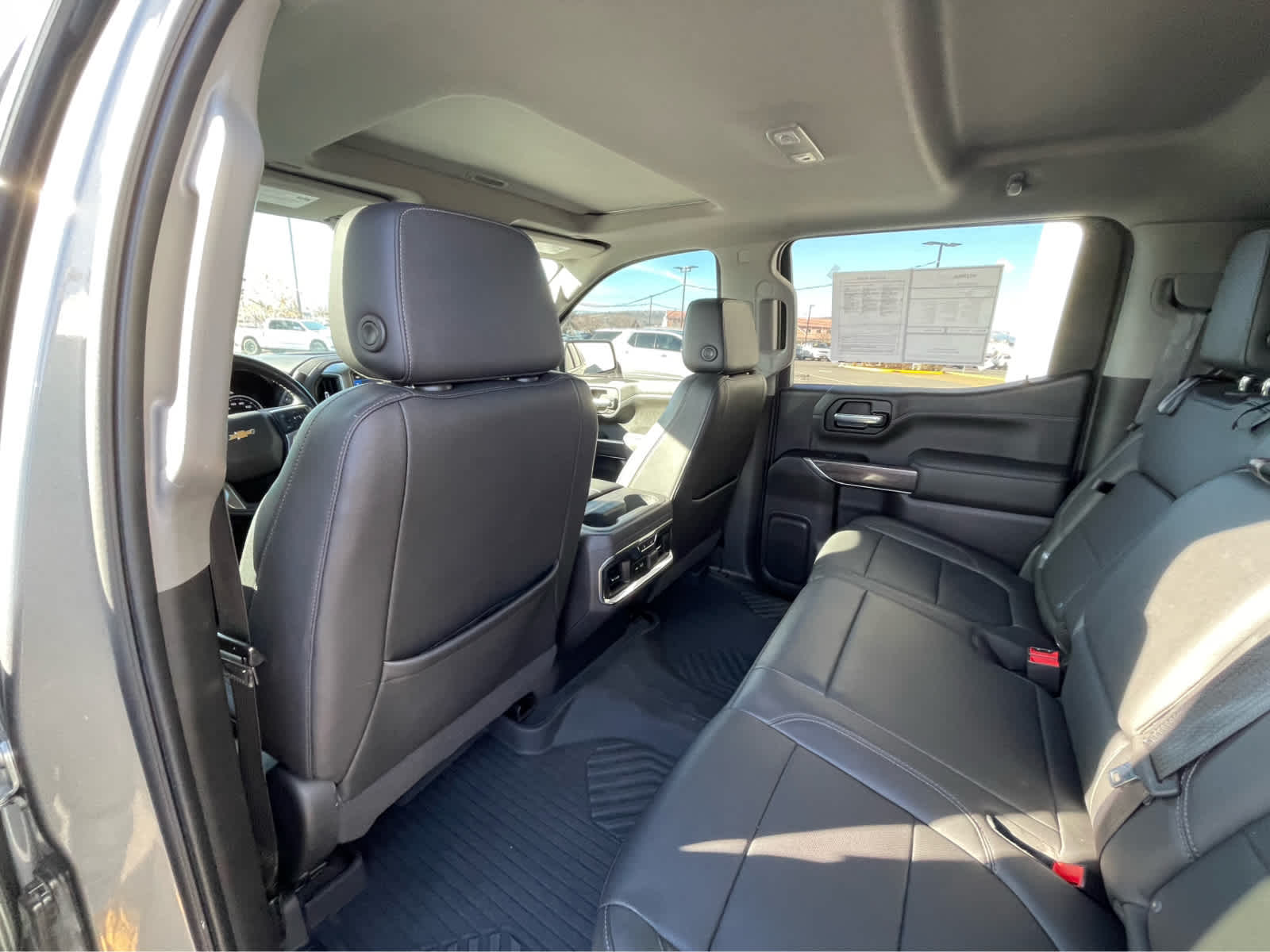 Thumbnail: 2021 Chevrolet Silverado 1500 - 24