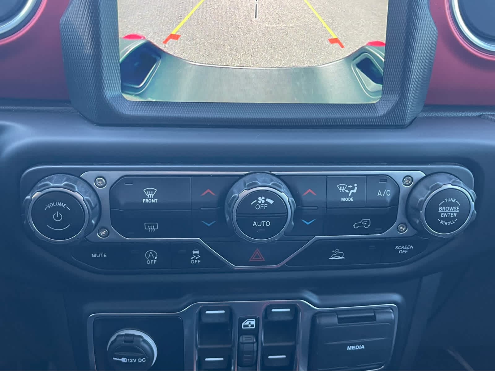 Thumbnail: 2022 Jeep Gladiator - 17