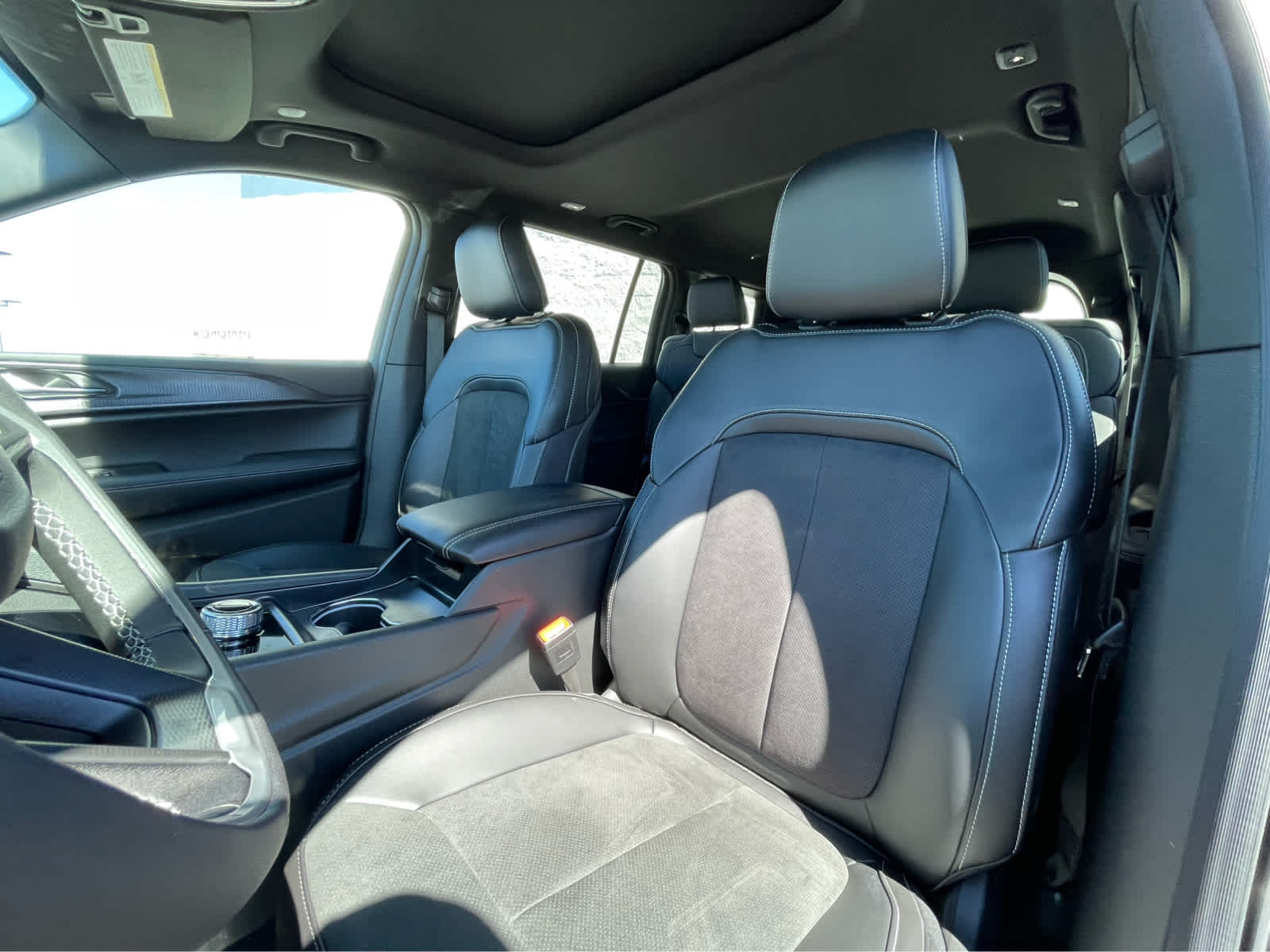 Thumbnail: 2025 Jeep Grand Cherokee - 21