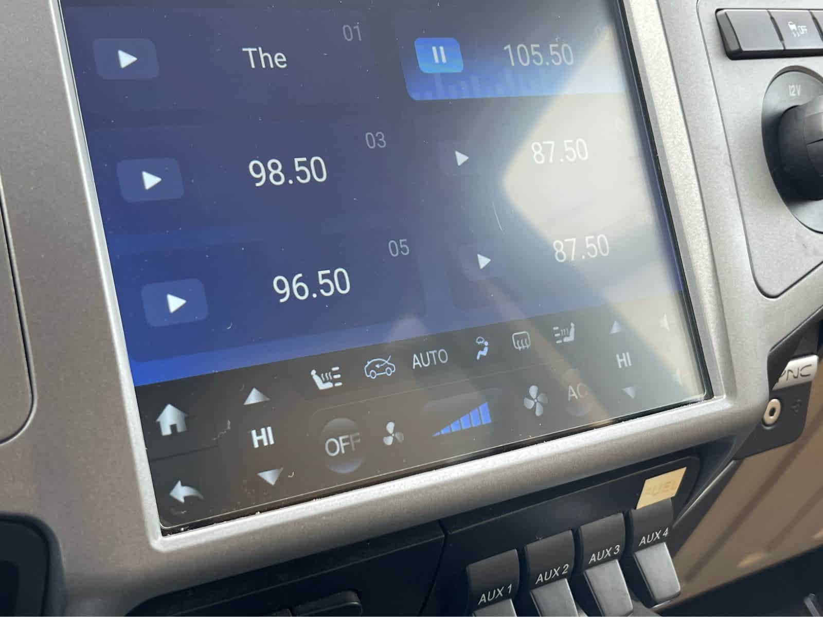 Thumbnail: 2015 Ford F-350 - 16