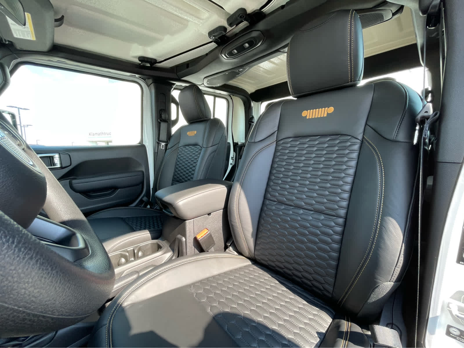 Thumbnail: 2025 Jeep Gladiator - 21