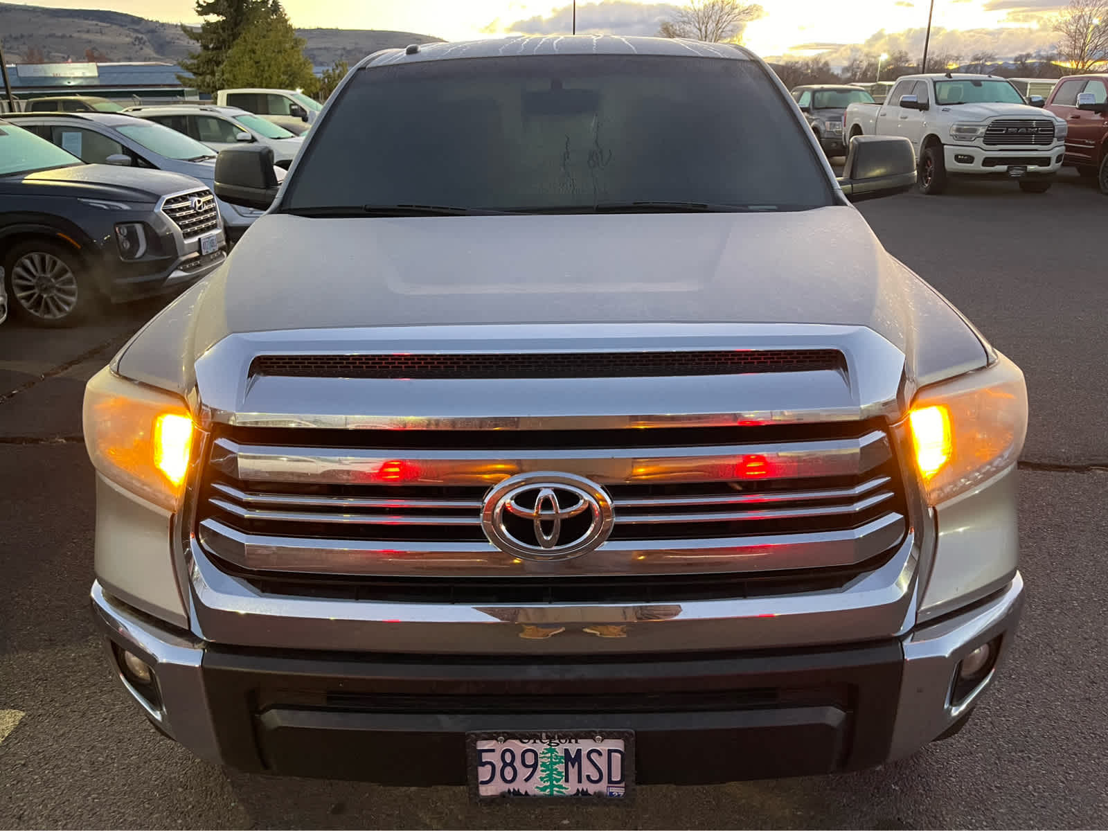 2017 Toyota Tundra SR5 Double Cab photo 2
