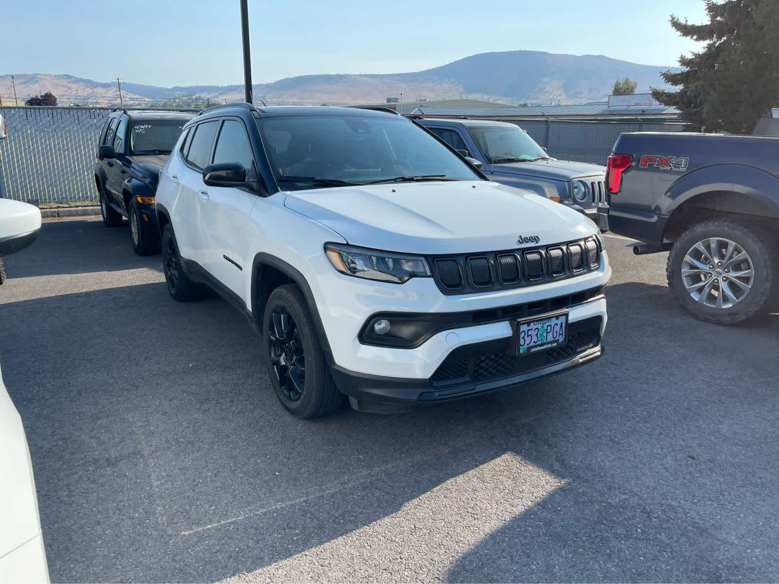 Thumbnail: 2022 Jeep Compass - 3
