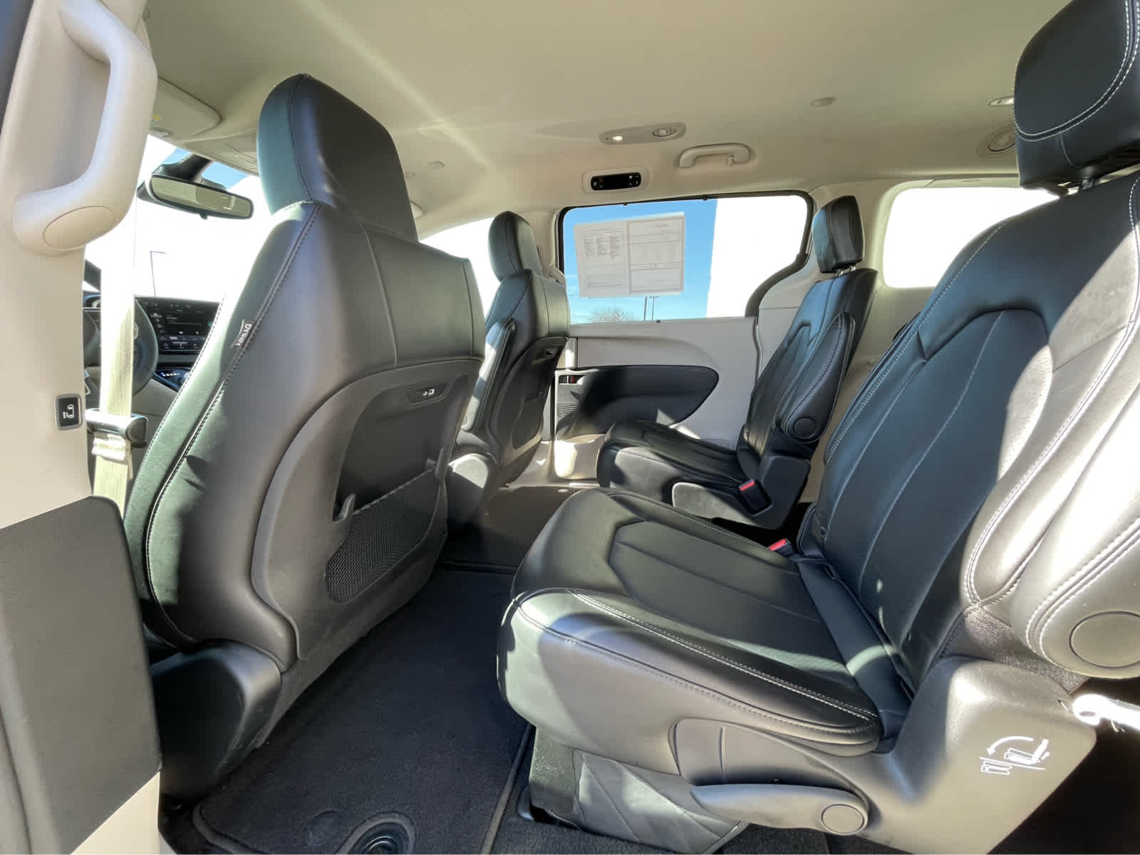 Thumbnail: 2024 Chrysler Pacifica - 21