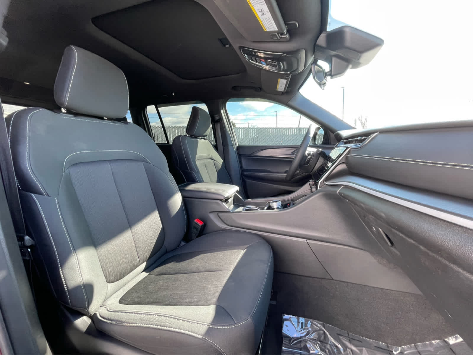 Thumbnail: 2025 Jeep Grand Cherokee - 30