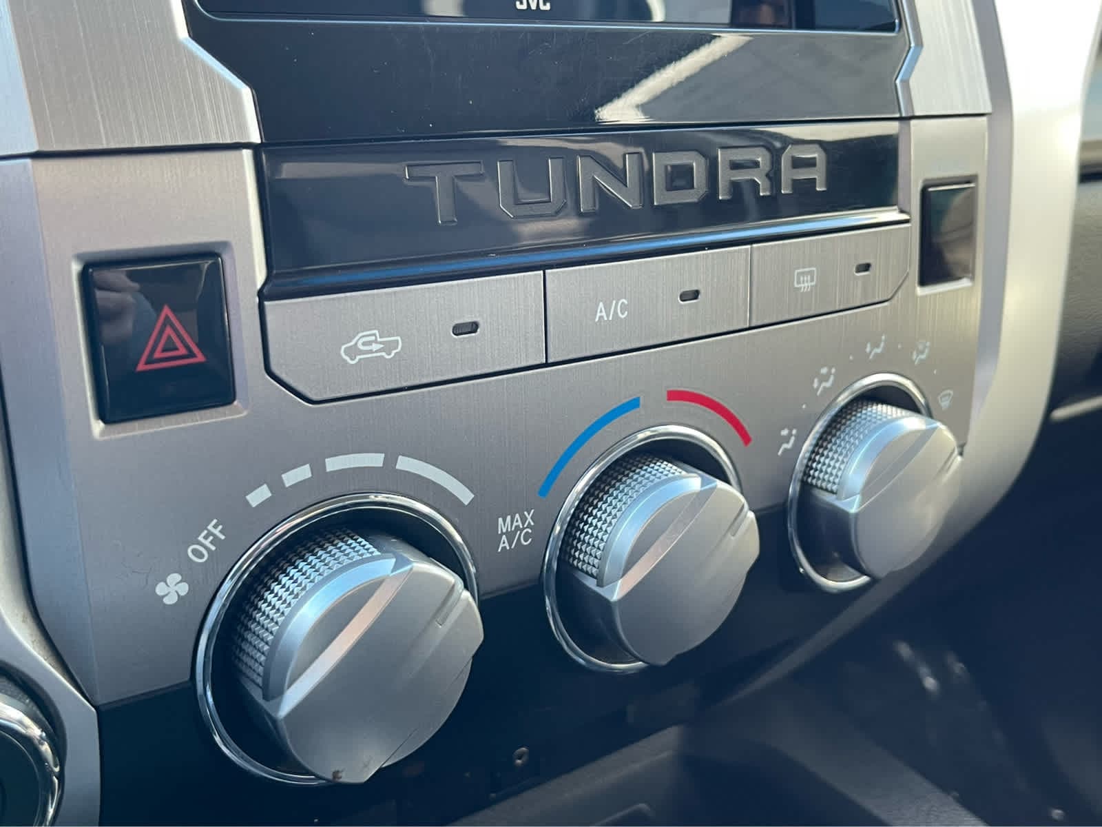 Thumbnail: 2016 Toyota Tundra - 16