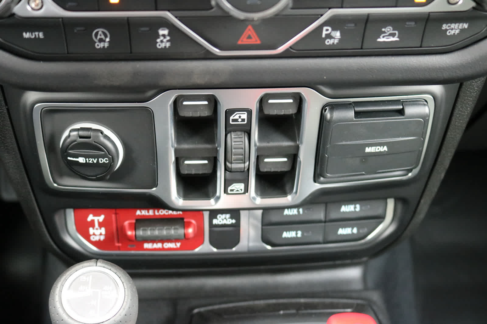 Thumbnail: 2026 Jeep Gladiator - 18