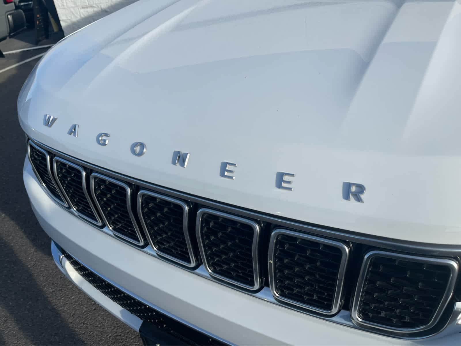 Thumbnail: 2023 Jeep Wagoneer - 8