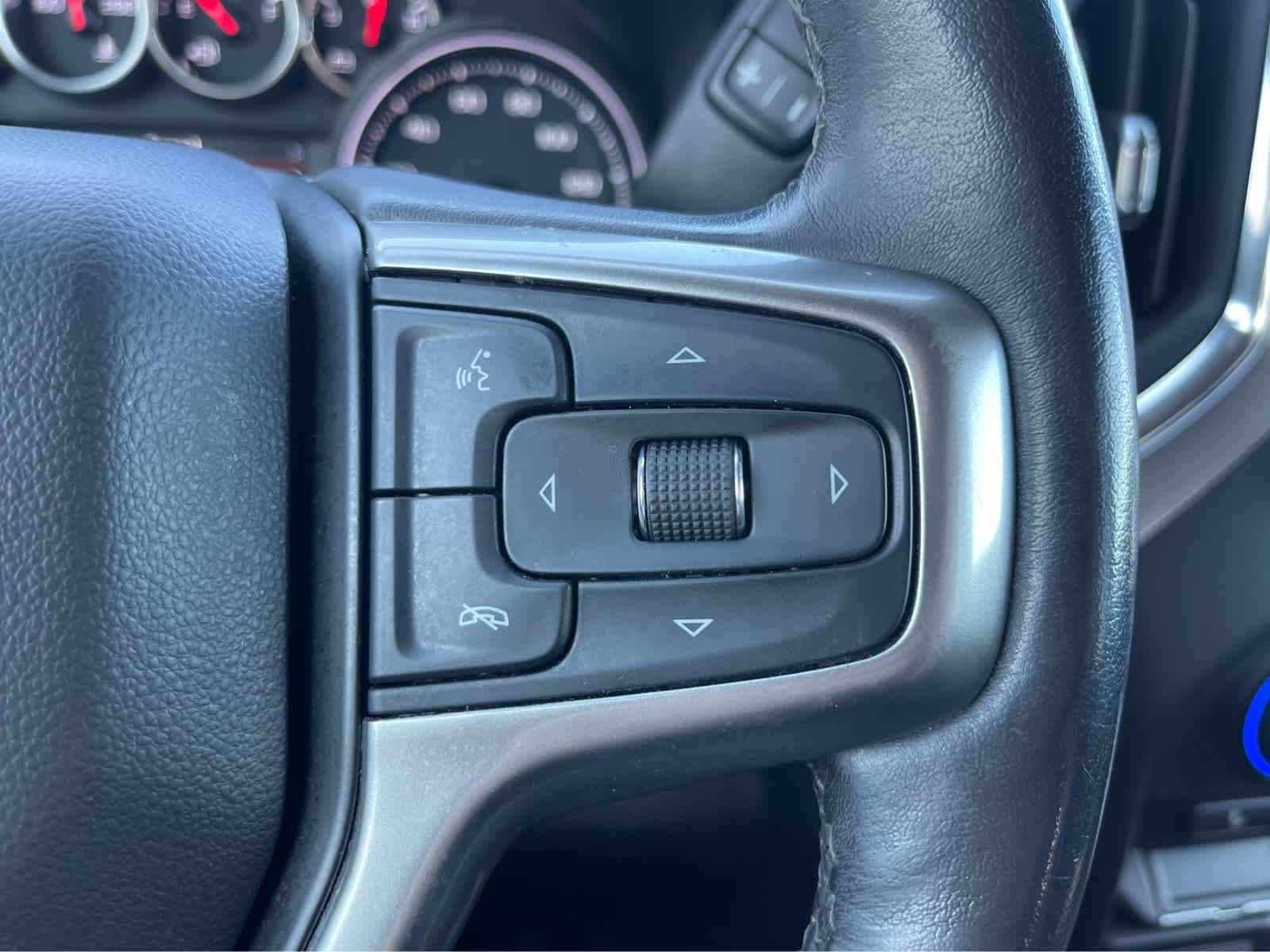 Thumbnail: 2019 Chevrolet Silverado 1500 - 21