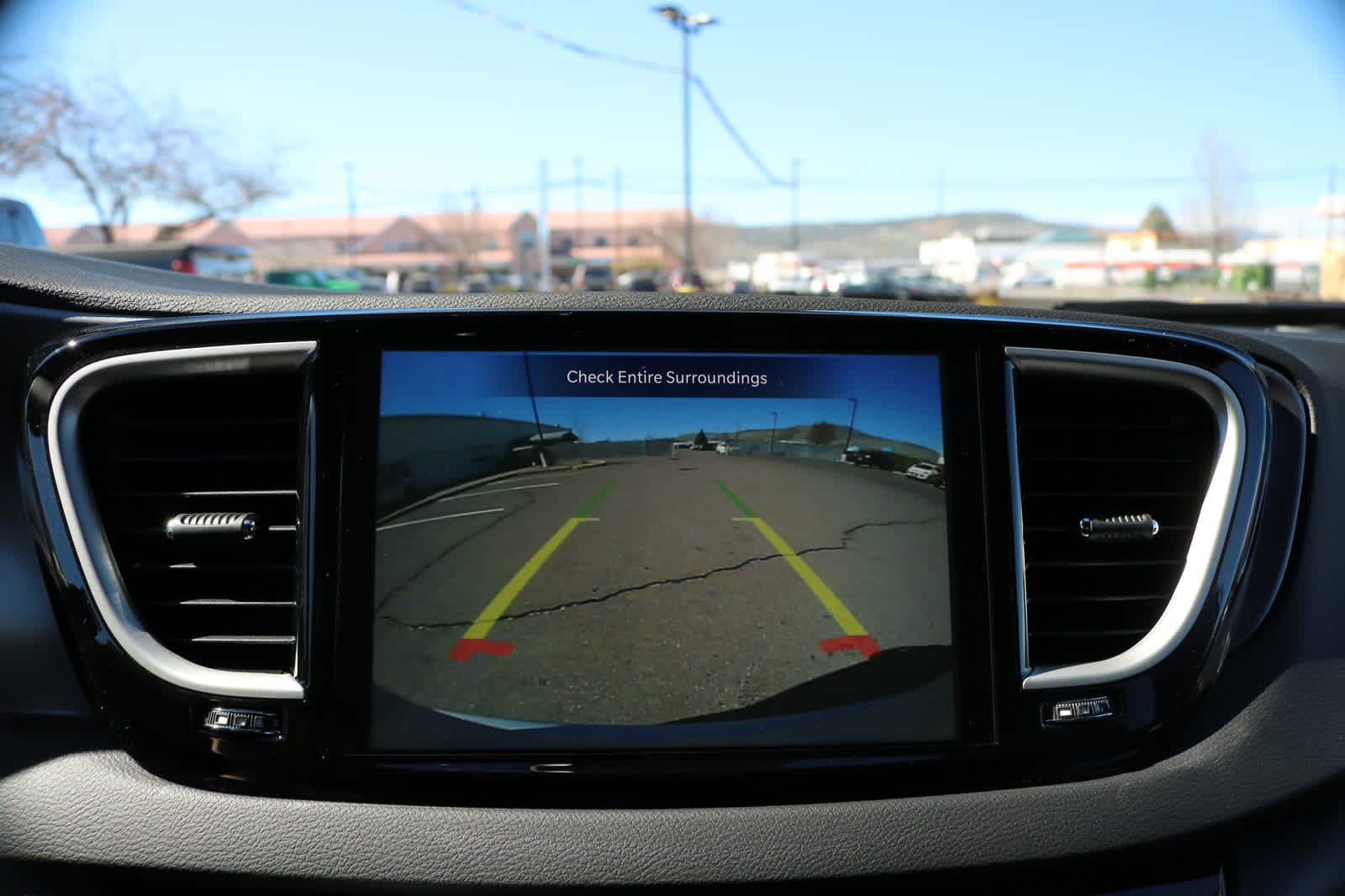 Thumbnail: 2026 Chrysler Voyager - 15