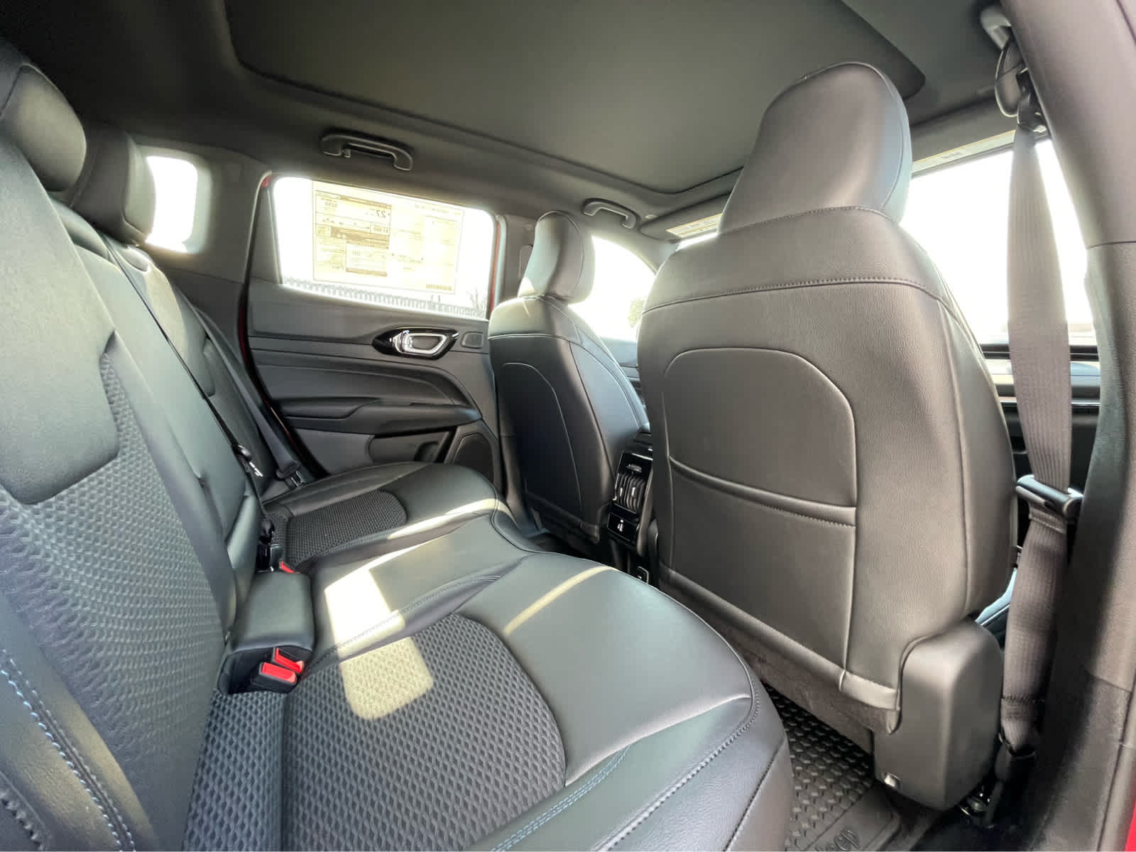 Thumbnail: 2025 Jeep Compass - 25