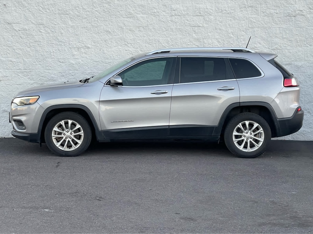 Used 2019 Jeep Cherokee Latitude FWD SUV