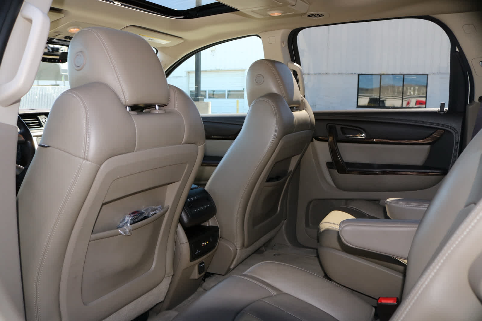 Thumbnail: 2015 GMC Acadia - 27