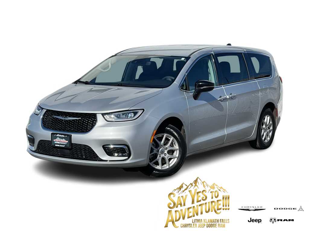 2024 Chrysler Pacifica Touring L's photo
