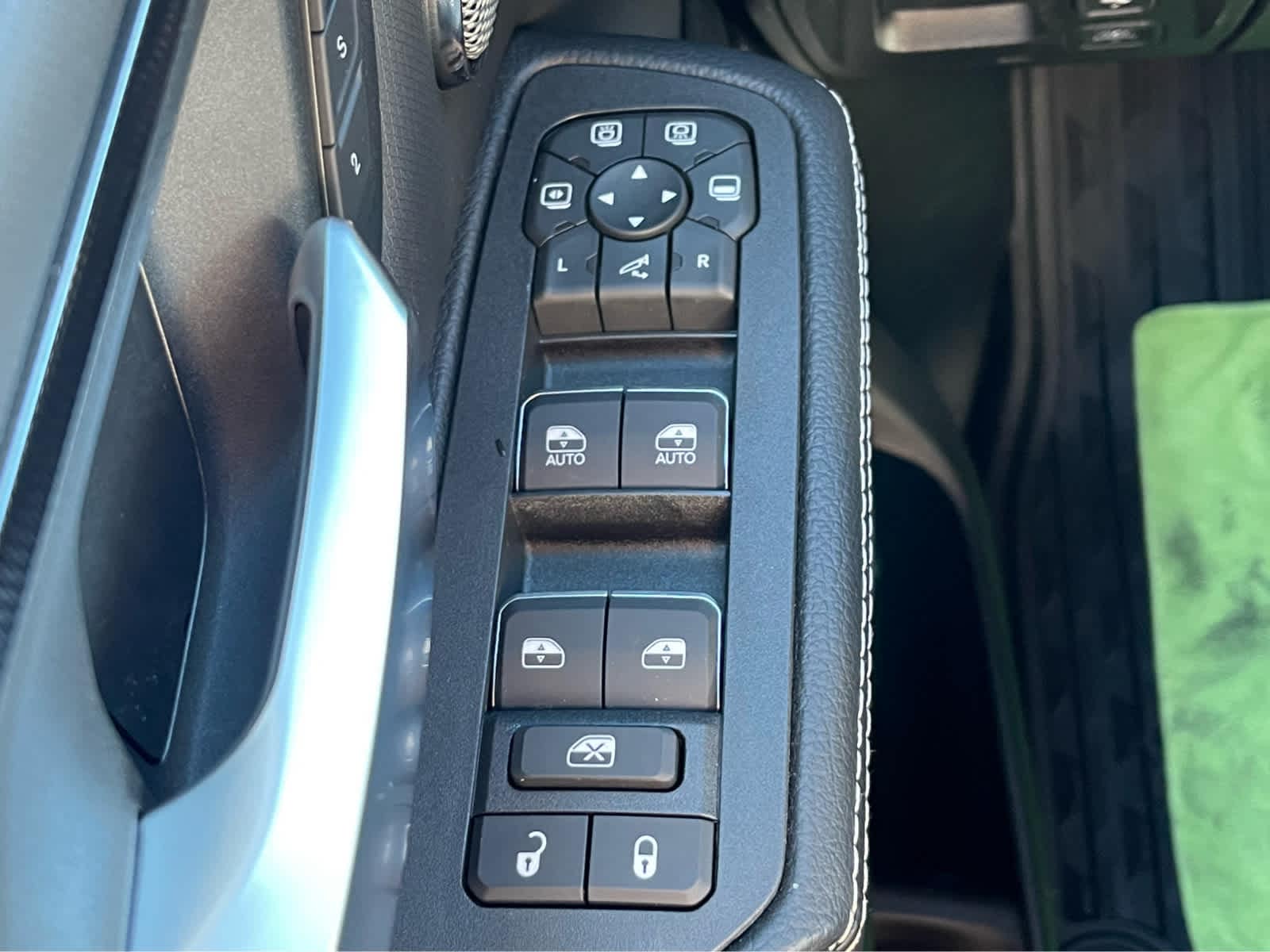 Thumbnail: 2026 RAM 1500 - 19