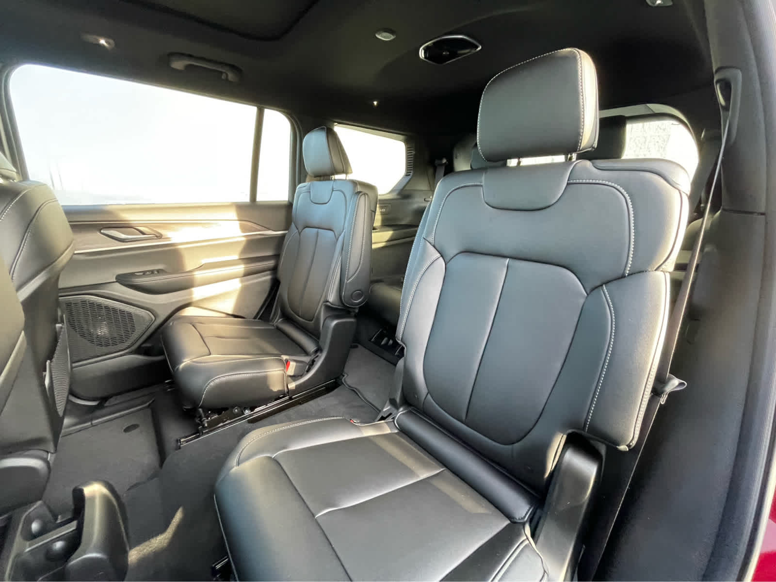 Thumbnail: 2025 Jeep Grand Cherokee - 24